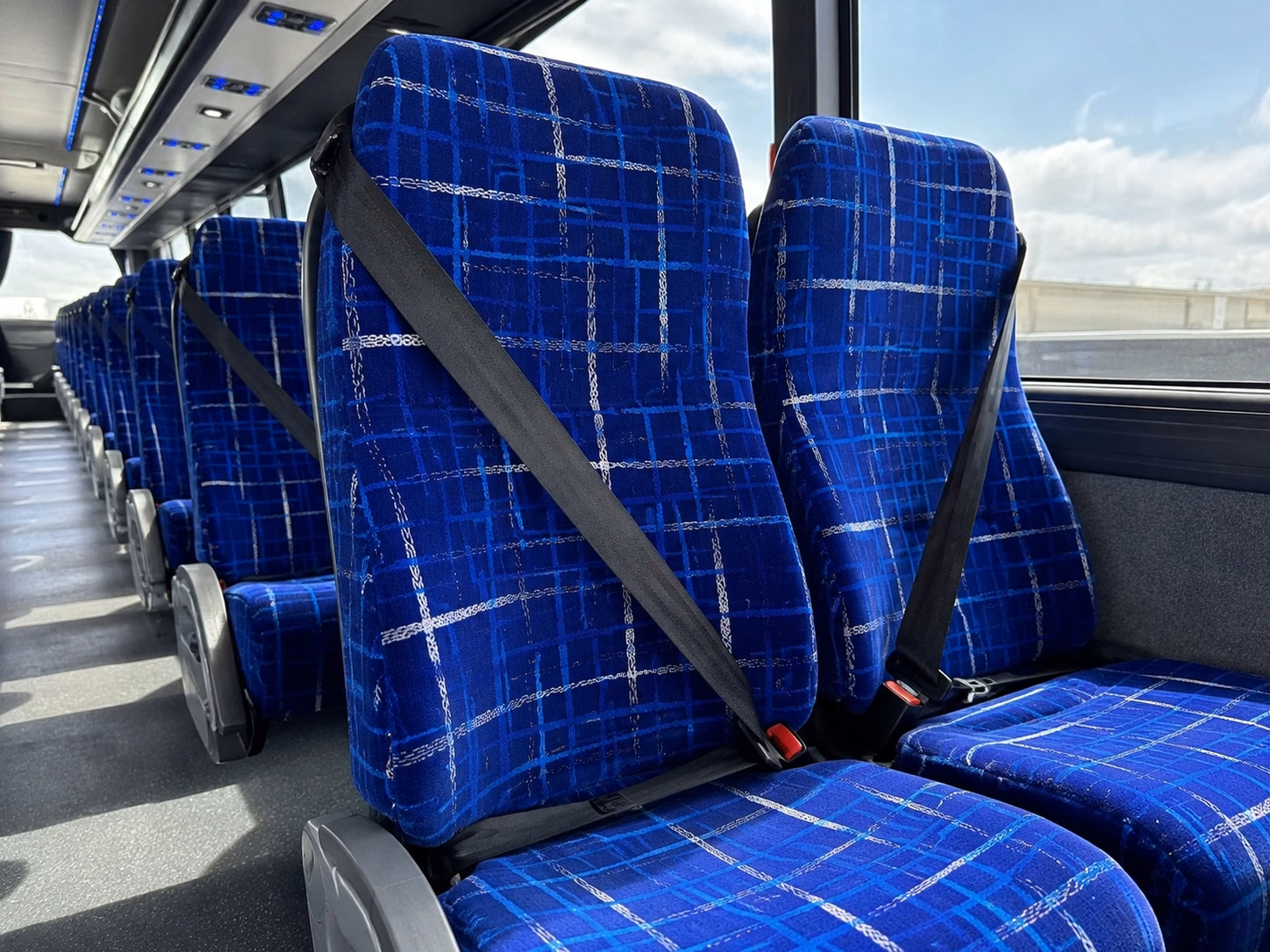 compare bus rental pricing in lakewood online upfront and in minutes