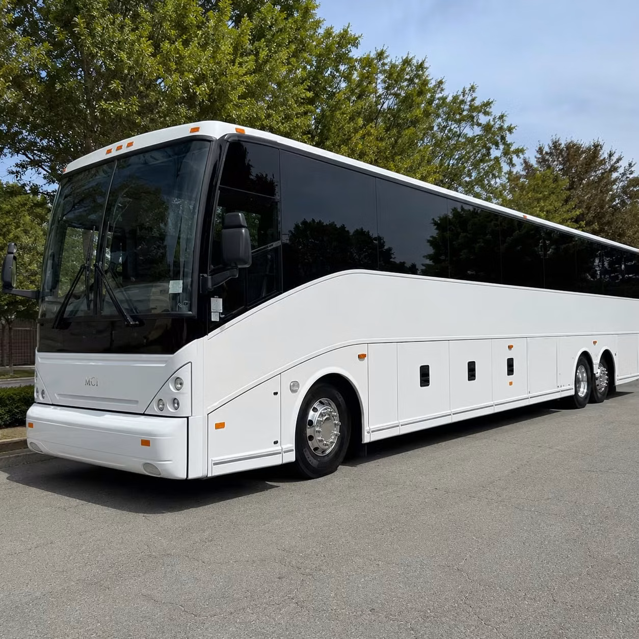 lakewood corporate groups trust charter buses for den airport transfers